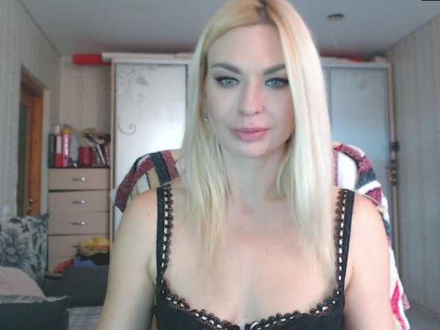 Live sex webcam photo for SweetNeffie #277373012