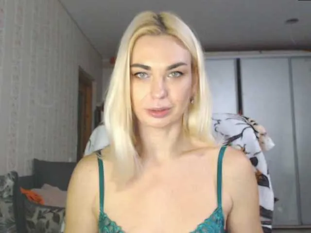 Live sex webcam photo for SweetNeffie #290342103