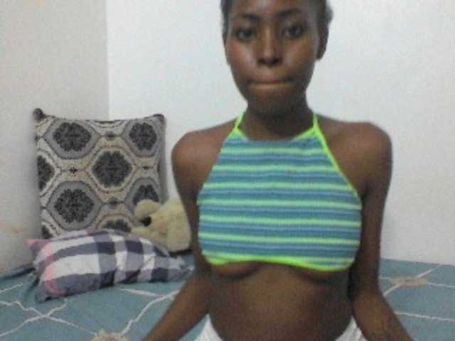 Live sex webcam photo for SweetNica #273944403