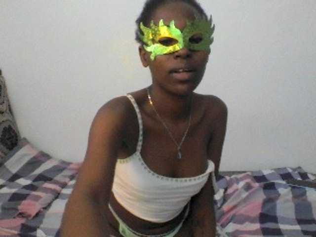 Live sex webcam photo for SweetNica #274029644