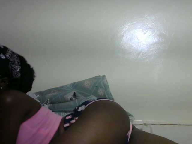 Live sex webcam photo for SweetPetite #278158385