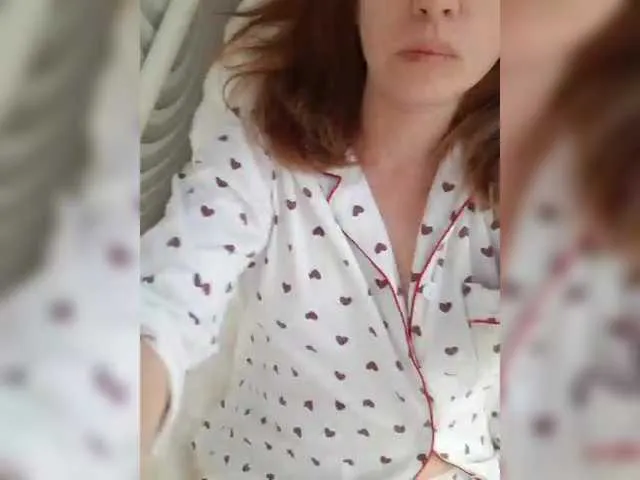 Live sex webcam photo for SweetPussy25 #290684406