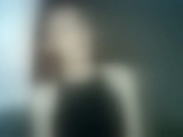 Live sex webcam photo for SweetQueen11 #293356760