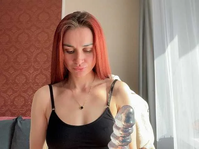 Live sex webcam photo for SweetQueen11 #293612976
