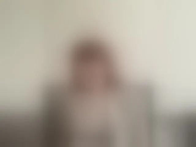 Live sex webcam photo for SweetQueen11 #293783595