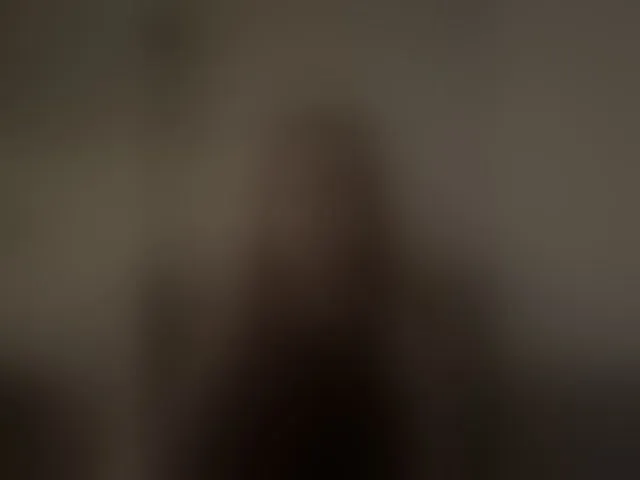 Live sex webcam photo for SweetQueen11 #293868816