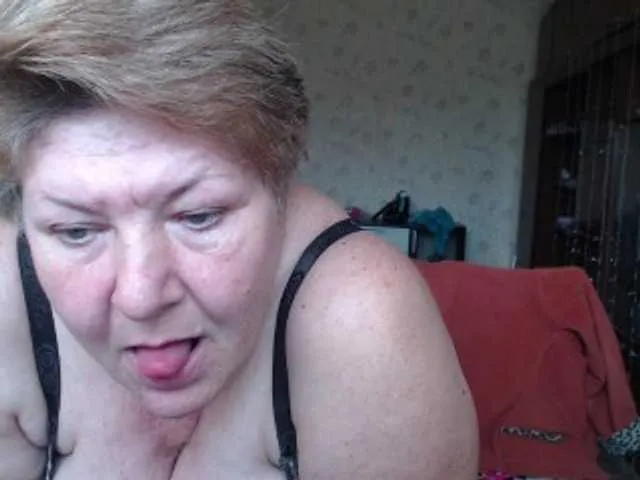 Live sex webcam photo for SweetSugar77 #277933456