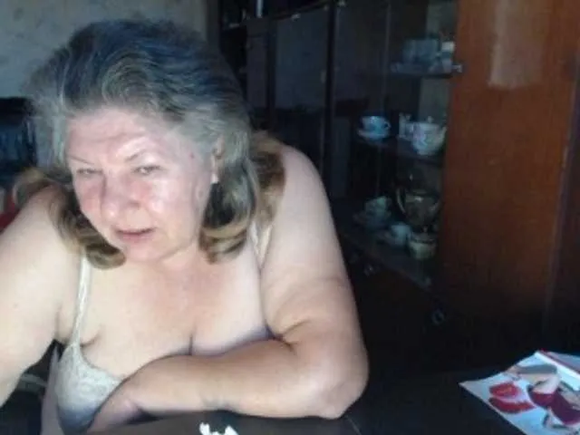 Live sex webcam photo for SweetSugar77 #294041259