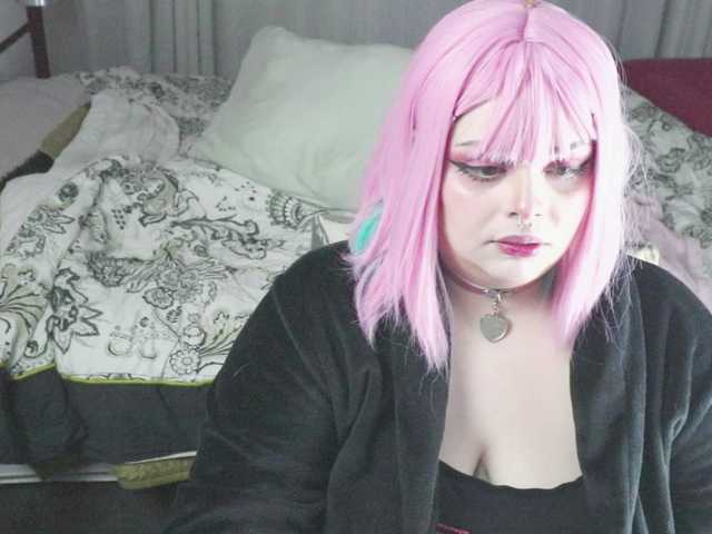 Live sex webcam photo for SweetSuika #291337321