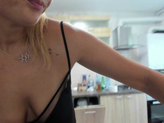 Live sex webcam photo for Sweetaniaa #290005827