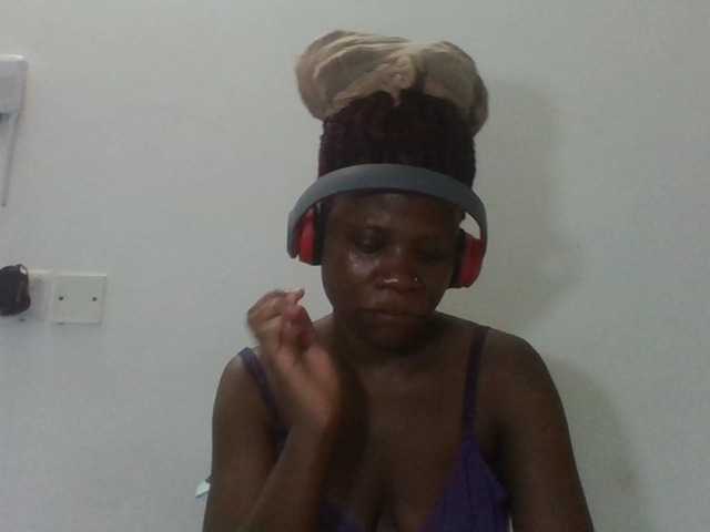 Live sex webcam photo for Sweetbaby006 #292144147