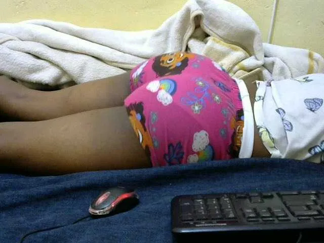 Live sex webcam photo for Sweetbarbie8 #292415392