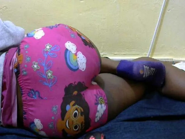 Live sex webcam photo for Sweetbarbie8 #292479647