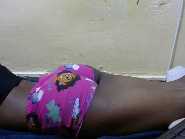 Live sex webcam photo for Sweetbarbie8 #292632847