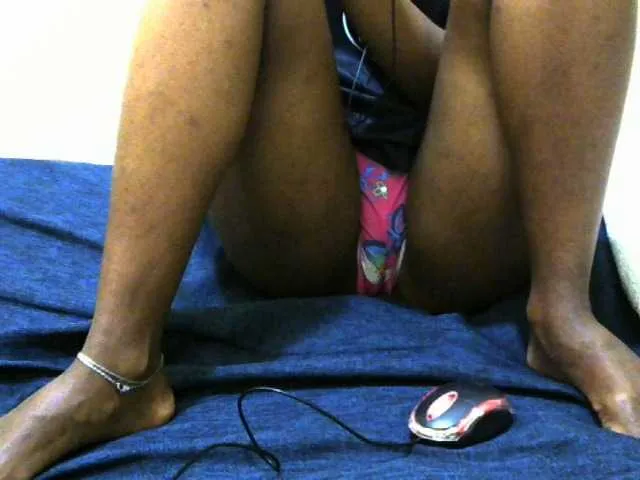 Live sex webcam photo for Sweetbarbie8 #292753972
