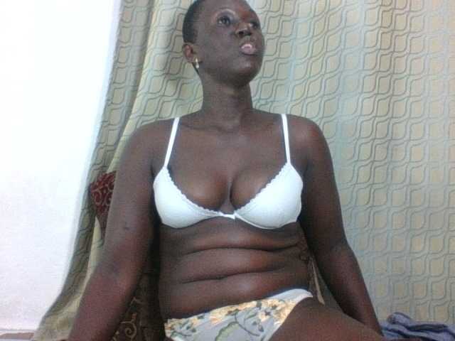 Live sex webcam photo for Sweetblackgal3 #275984086