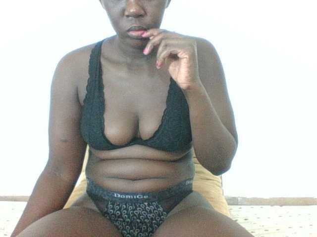 Live sex webcam photo for Sweetblackgal3 #276741485
