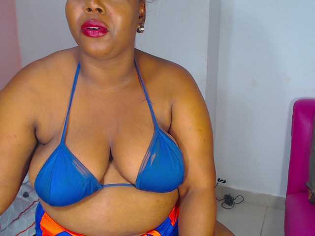 Live sex webcam photo for Sweetbrown23 #272058759