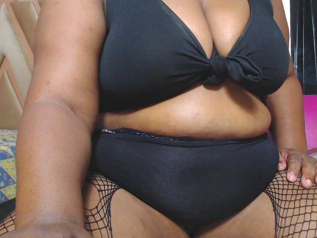 Live sex webcam photo for Sweetbrown23 #272993206