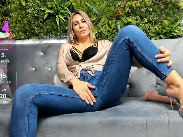 Live sex webcam photo for Sweetcherry30 #291430328
