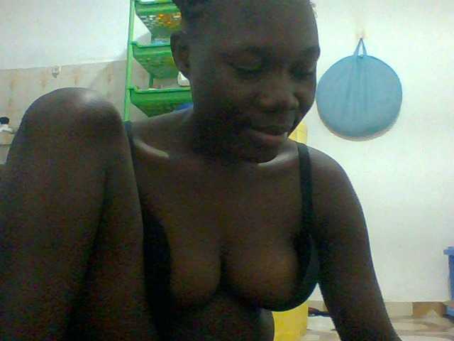 Live sex webcam photo for Sweetchocolate #288512269