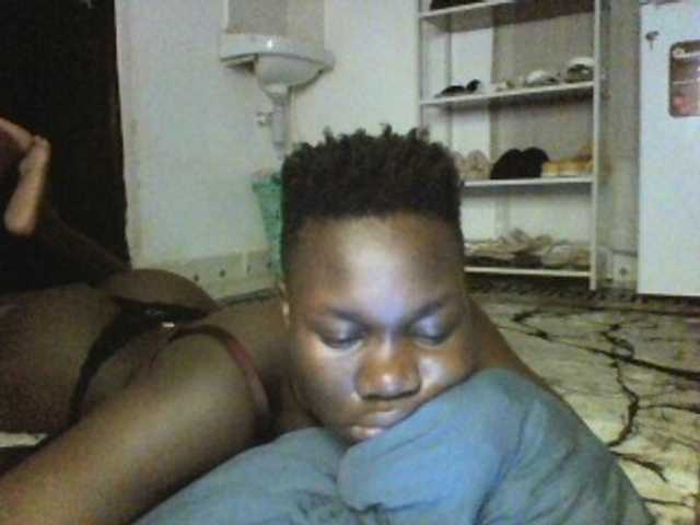 Live sex webcam photo for Sweetchocolate #290585506