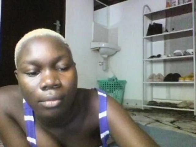 Live sex webcam photo for Sweetchocolate #290597854