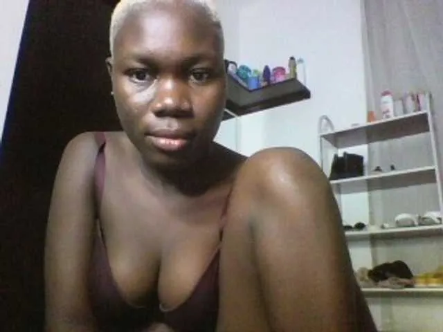 Live sex webcam photo for Sweetchocolate #290610537