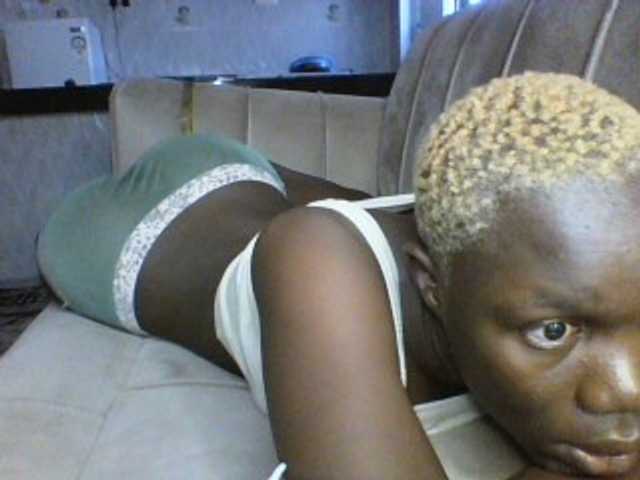 Live sex webcam photo for Sweetchocolate #290982603