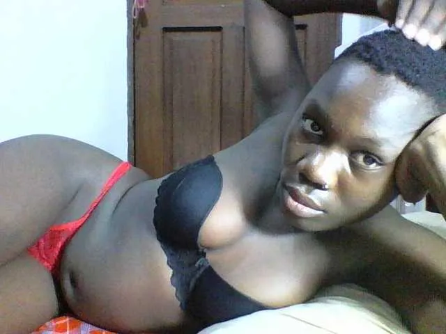 Live sex webcam photo for Sweetchocolate #292244443