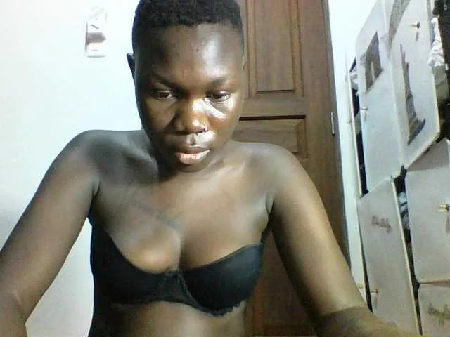 Live sex webcam photo for Sweetchocolate #292266386