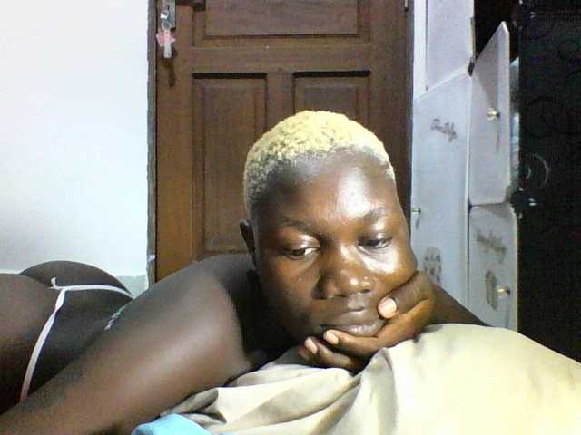 Live sex webcam photo for Sweetchocolate #292399463