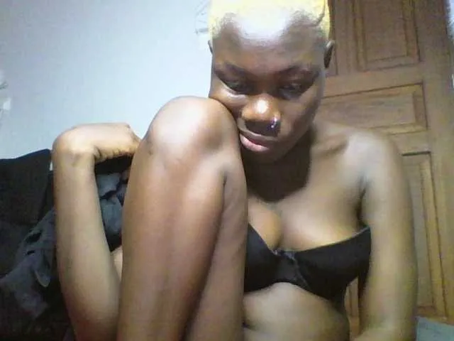 Live sex webcam photo for Sweetchocolate #292978095