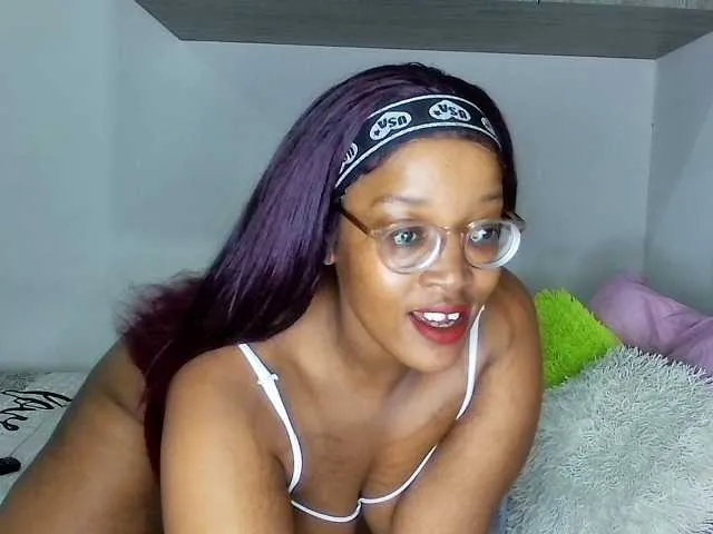 Live sex webcam photo for Sweetheartcocomwllow #291264391