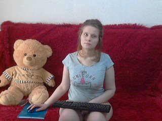 Live sex webcam photo for Sweetie26 #203878892