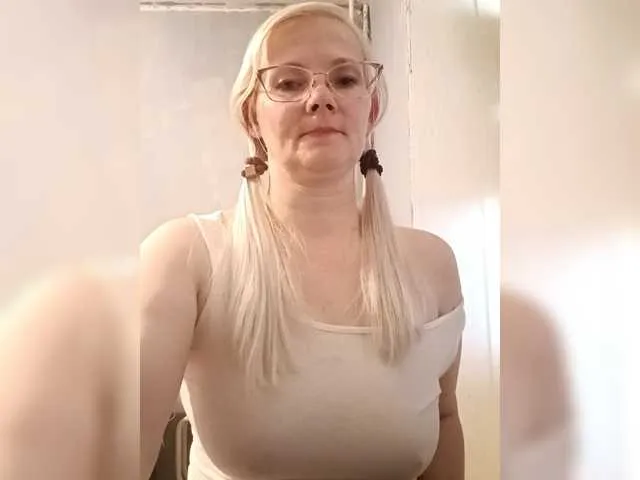 Live sex webcam photo for Sweetie454 #294147617