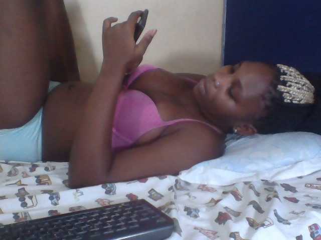 Live sex webcam photo for Sweetjuicyass #276917002