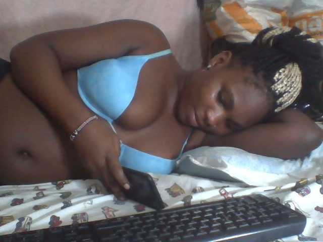 Live sex webcam photo for Sweetjuicyass #276950654