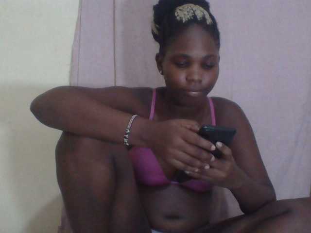 Live sex webcam photo for Sweetjuicyass #277006972