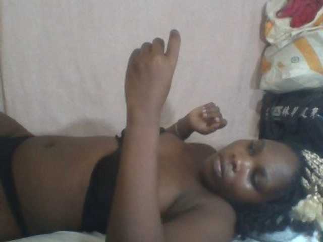 Live sex webcam photo for Sweetjuicyass #277019540