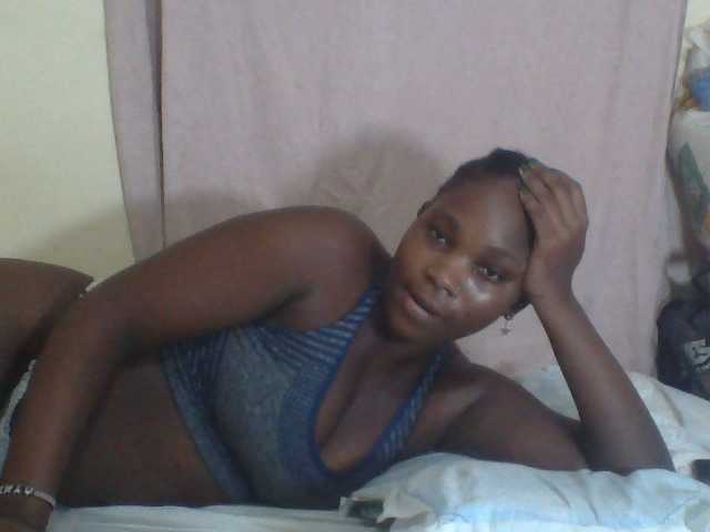 Live sex webcam photo for Sweetjuicyass #277031330