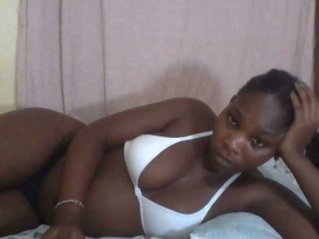 Live sex webcam photo for Sweetjuicyass #277043001