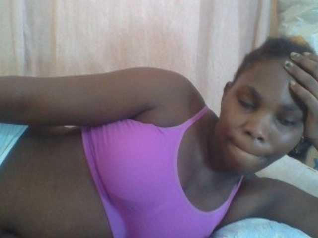 Live sex webcam photo for Sweetjuicyass #277058951