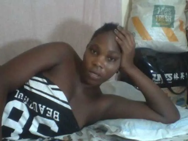 Live sex webcam photo for Sweetjuicyass #277061717