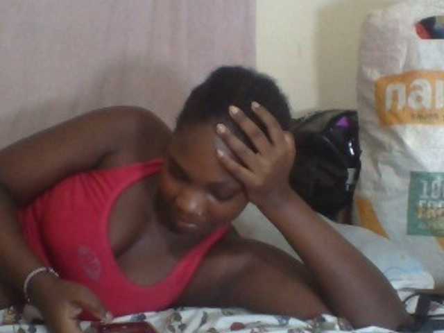 Live sex webcam photo for Sweetjuicyass #277080468