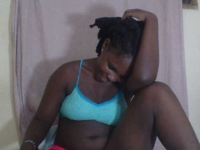 Live sex webcam photo for Sweetjuicyass #277355633