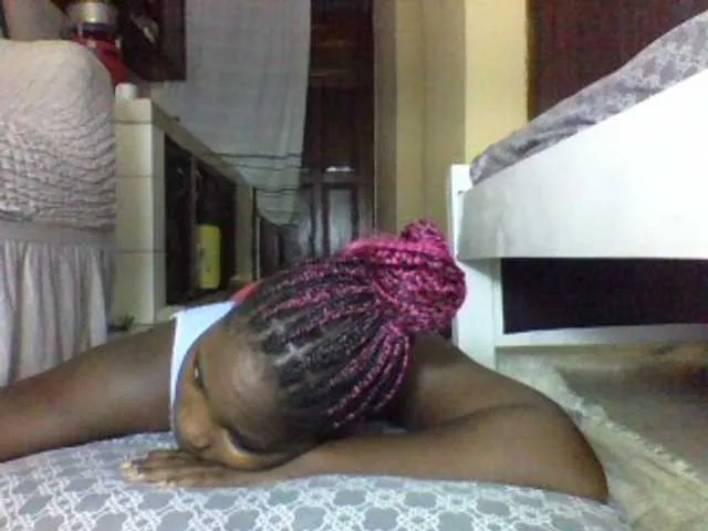 Live sex webcam photo for Sweetjuicyass #277870817