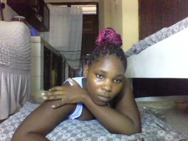 Live sex webcam photo for Sweetjuicyass #277873899