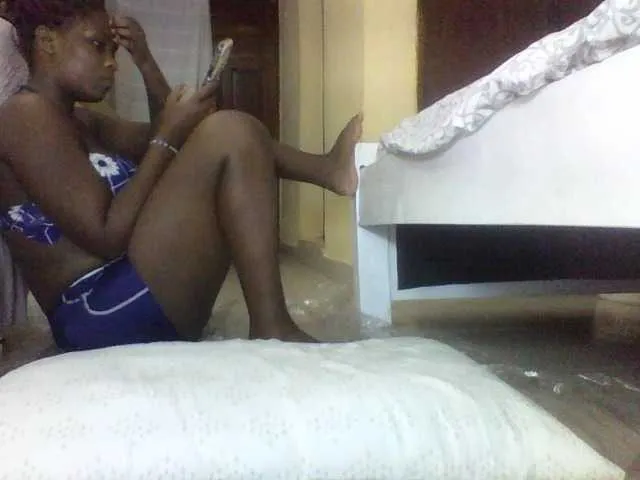 Live sex webcam photo for Sweetjuicyass #277954442