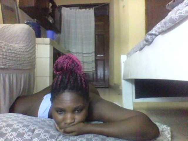 Live sex webcam photo for Sweetjuicyass #277968071